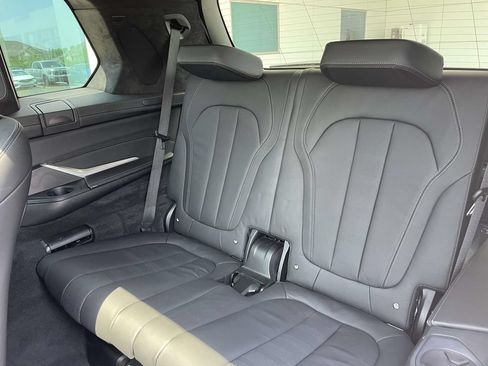 Used 2020 BMW X7 xDrive40i w/ Executive Package AWD/4WD image 11