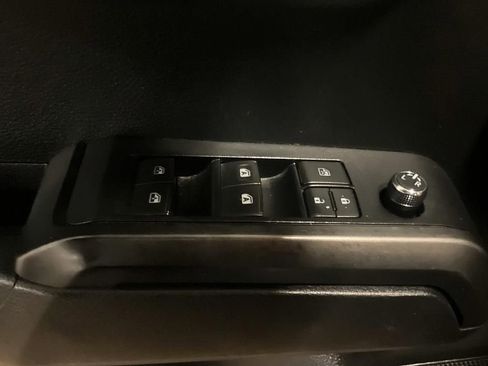 Used 2017 Toyota Tacoma TRD Off-Road w/ Tow Package (A/T) AWD/4WD image 27
