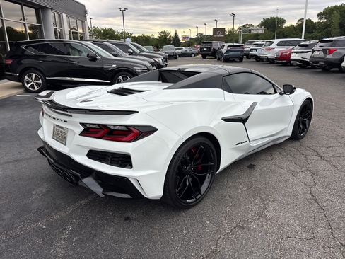 Used 2025 Chevrolet Corvette Z06 RWD image 8