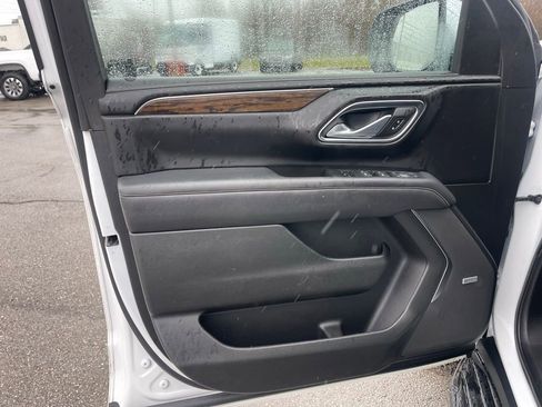 Used 2023 Chevrolet Suburban Premier AWD/4WD image 14