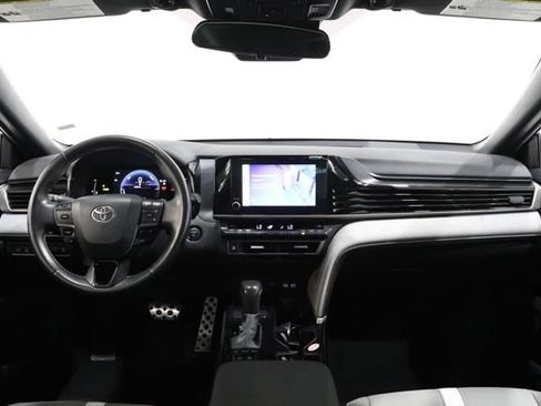Used 2025 Toyota Camry SE FWD image 15