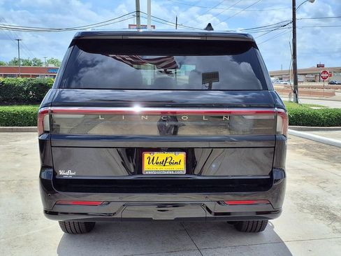 New 2026 Lincoln Navigator L Premier AWD/4WD image 6