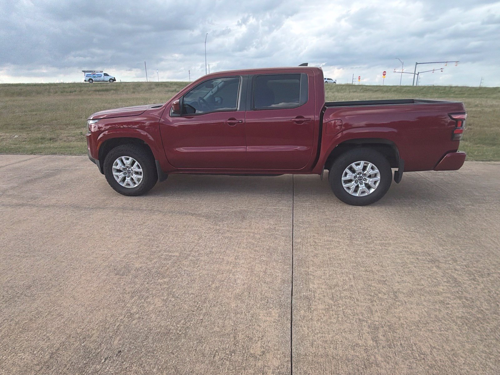 Used 2022 Nissan Frontier SV w/ Technology Package AWD/4WD image 5