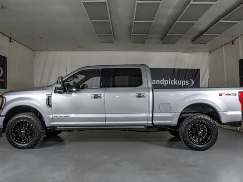 Used 2022 Ford F250 Platinum w/ FX4 Off-Road Package AWD/4WD image 11