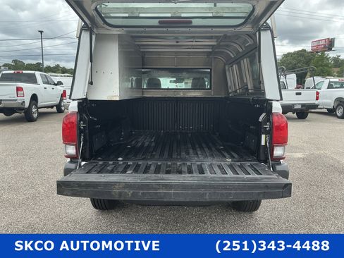 Used 2018 Toyota Tacoma SR RWD image 21