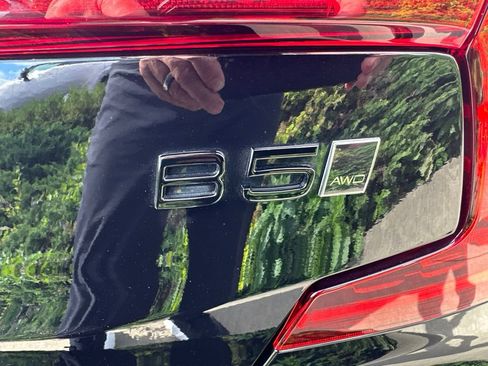 Certified 2024 Volvo S60 B5 Plus AWD/4WD image 18