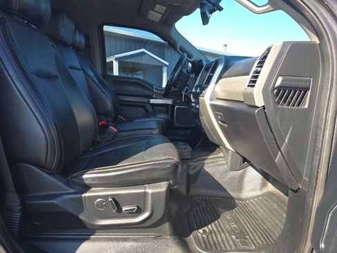 Used 2018 Ford F350 Lariat w/ Chrome Package image 27