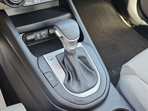 Used 2019 Kia Forte LXS FWD image 12