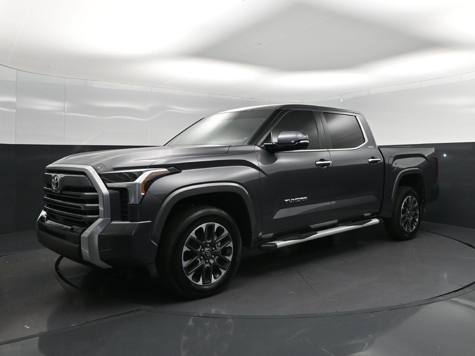 Used 2026 Toyota Tundra Limited w/ Power Package AWD/4WD image 3