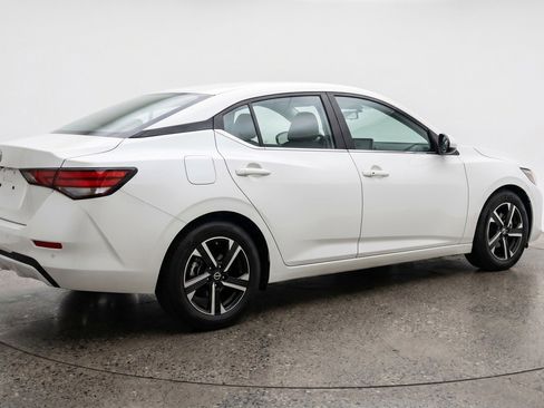 Used 2025 Nissan Sentra SV FWD image 9