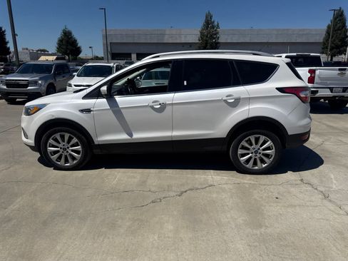 Used 2017 Ford Escape Titanium w/ Canadian Touring Package AWD/4WD image 8