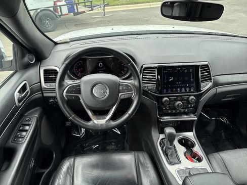 Used 2019 Jeep Grand Cherokee Limited AWD/4WD image 19