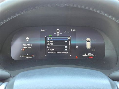 Used 2024 Toyota Highlander Limited FWD image 10
