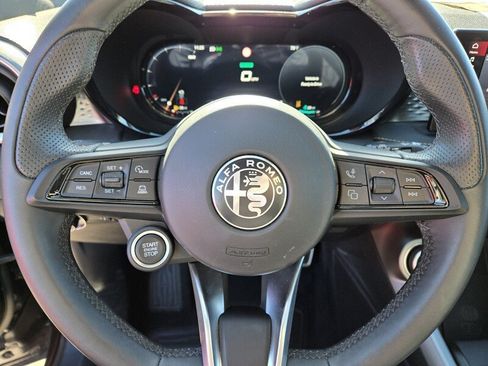 New 2025 Alfa Romeo Tonale AWD/4WD image 10