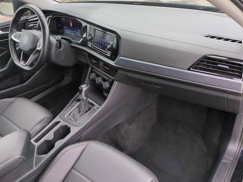 Used 2024 Volkswagen Jetta SE image 28