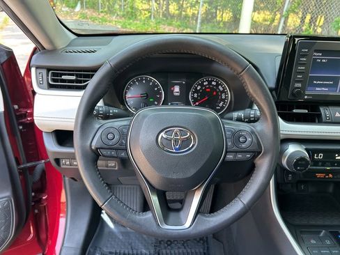 Used 2022 Toyota RAV4 XLE Premium FWD image 21