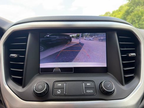 Used 2020 GMC Acadia SLE AWD/4WD image 16