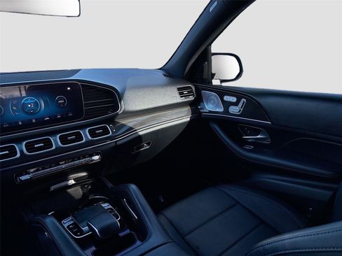 Used 2020 Mercedes-Benz GLE 350 w/ Premium Package image 27