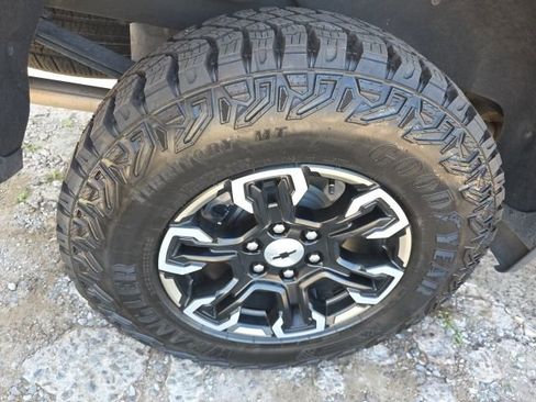 Used 2025 Chevrolet Silverado 1500 LT Trail Boss w/ Convenience Package II image 14