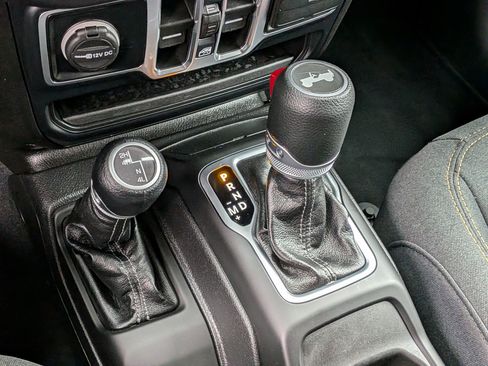 Used 2025 Jeep Wrangler Unlimited Sahara AWD/4WD image 22