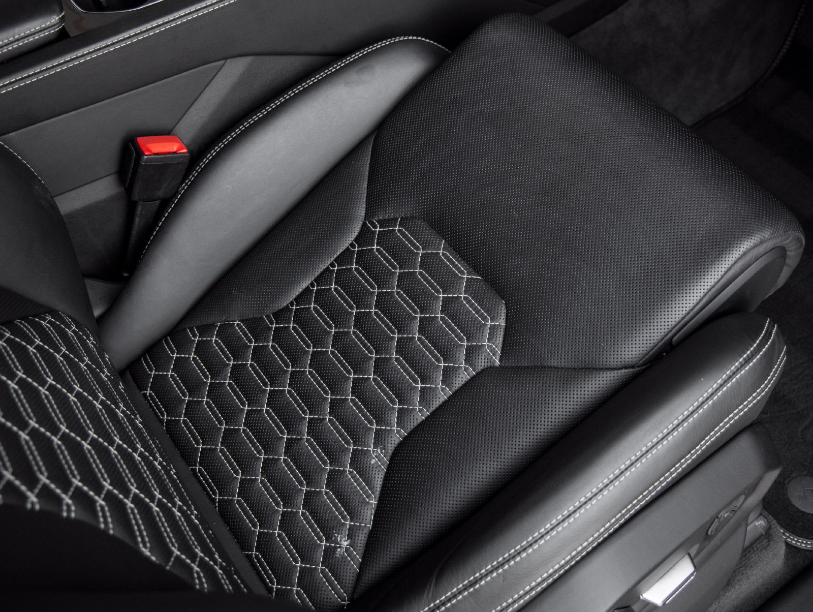 Used 2021 Lamborghini Urus AWD/4WD image 47