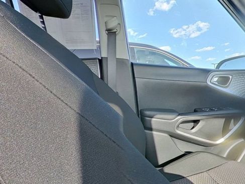 Used 2025 Kia Soul S FWD image 27