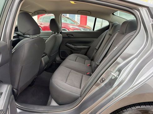 Used 2025 Nissan Altima 2.5 SV image 15