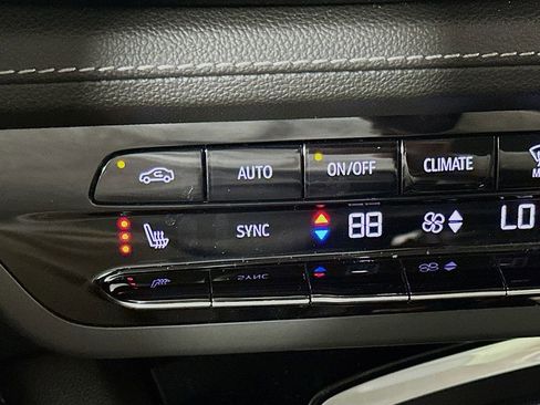 Used 2023 Buick Envision Essence image 26