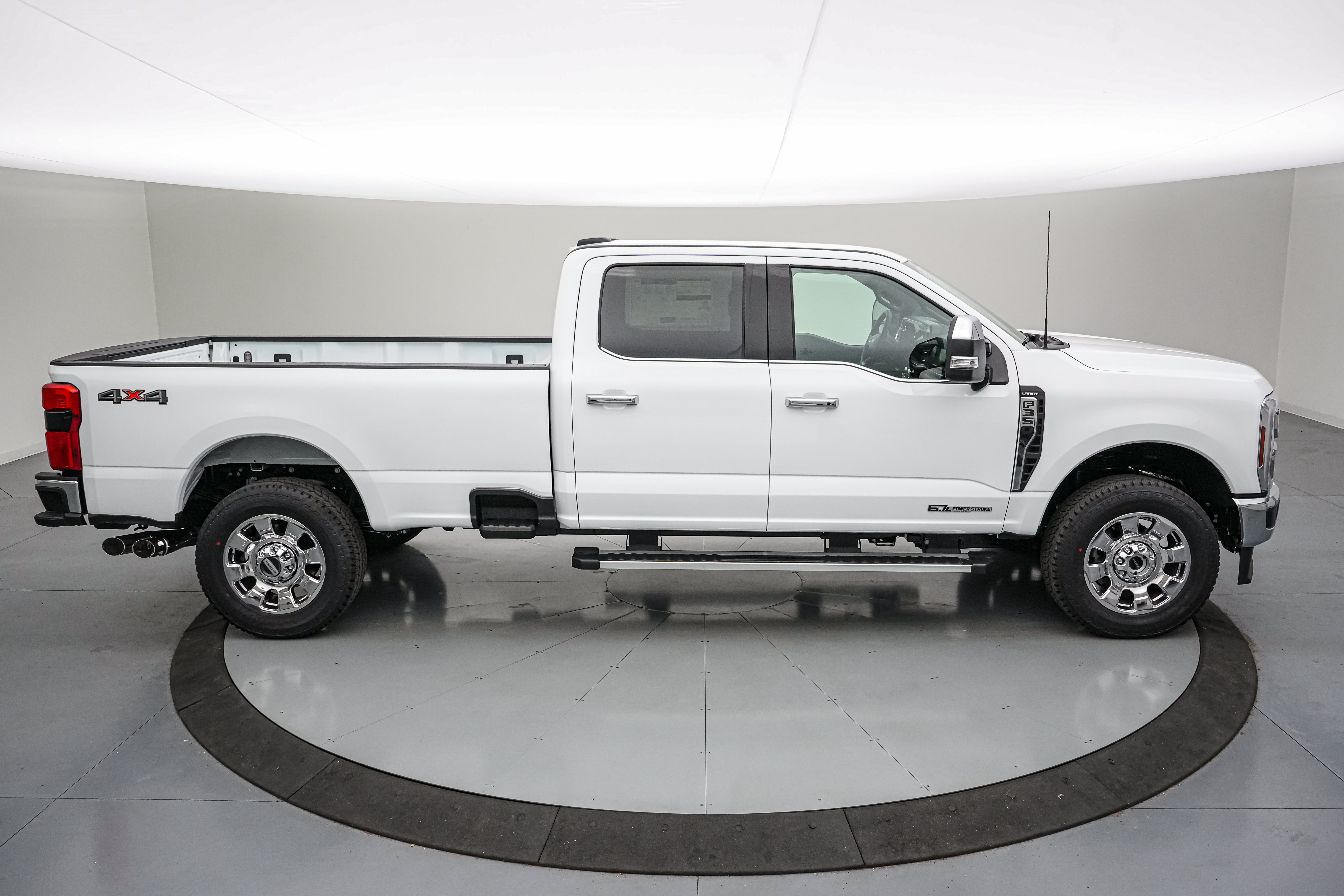 New 2026 Ford F350 Lariat w/ Chrome Package AWD/4WD image 3