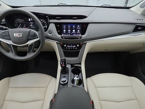 Used 2025 Cadillac XT5 Premium Luxury w/ LPO, Floor Liner Package AWD/4WD image 35