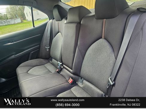 Used 2019 Toyota Camry LE FWD image 39