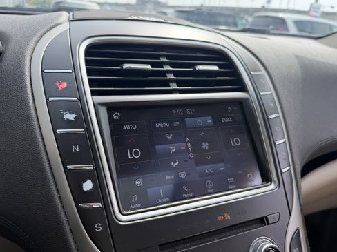 Used 2020 Lincoln Nautilus Reserve w/ Equipment Group 201A image 37