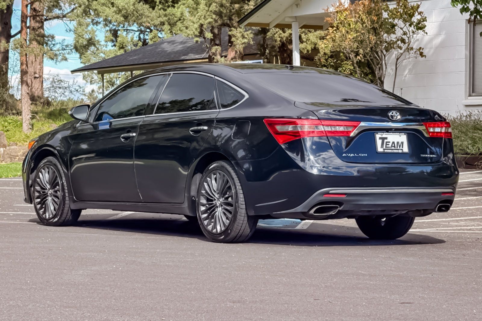 Used 2016 Toyota Avalon Touring FWD image 6