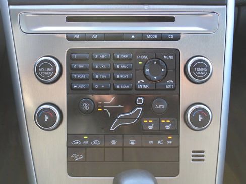 Used 2010 Volvo XC60 3.2 image 37