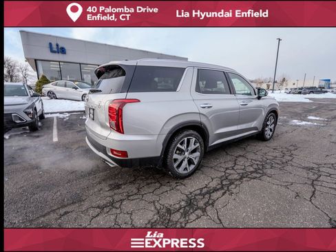 Used 2022 Hyundai Palisade SEL w/ Premium Package FWD image 7
