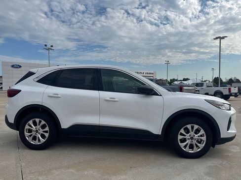 Certified 2024 Ford Escape Active AWD/4WD image 2