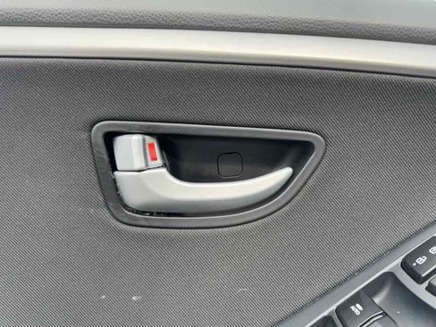 Used 2016 Hyundai Elantra GT w/ Option Group 02 image 23