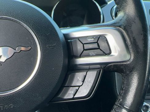 Used 2016 Ford Mustang Coupe RWD image 25