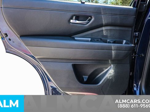 Used 2023 Nissan Pathfinder SL image 46