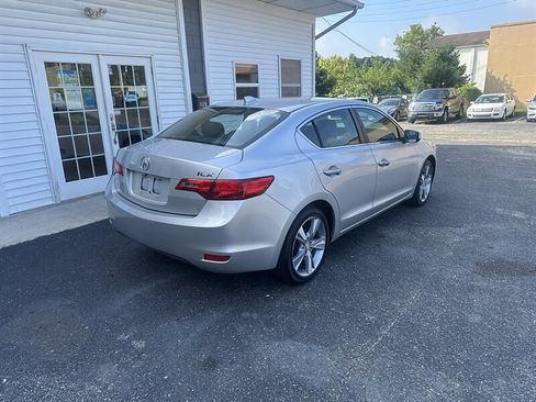 Used 2013 Acura ILX w/ Premium Package FWD image 10