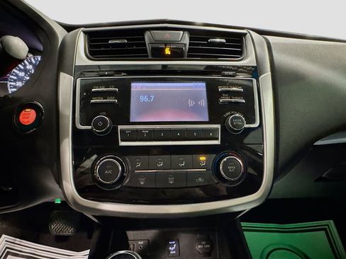 Used 2018 Nissan Altima 2.5 SR w/ Interior Lighting Package image 29