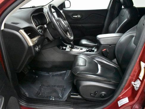 Used 2015 Jeep Cherokee Limited image 12