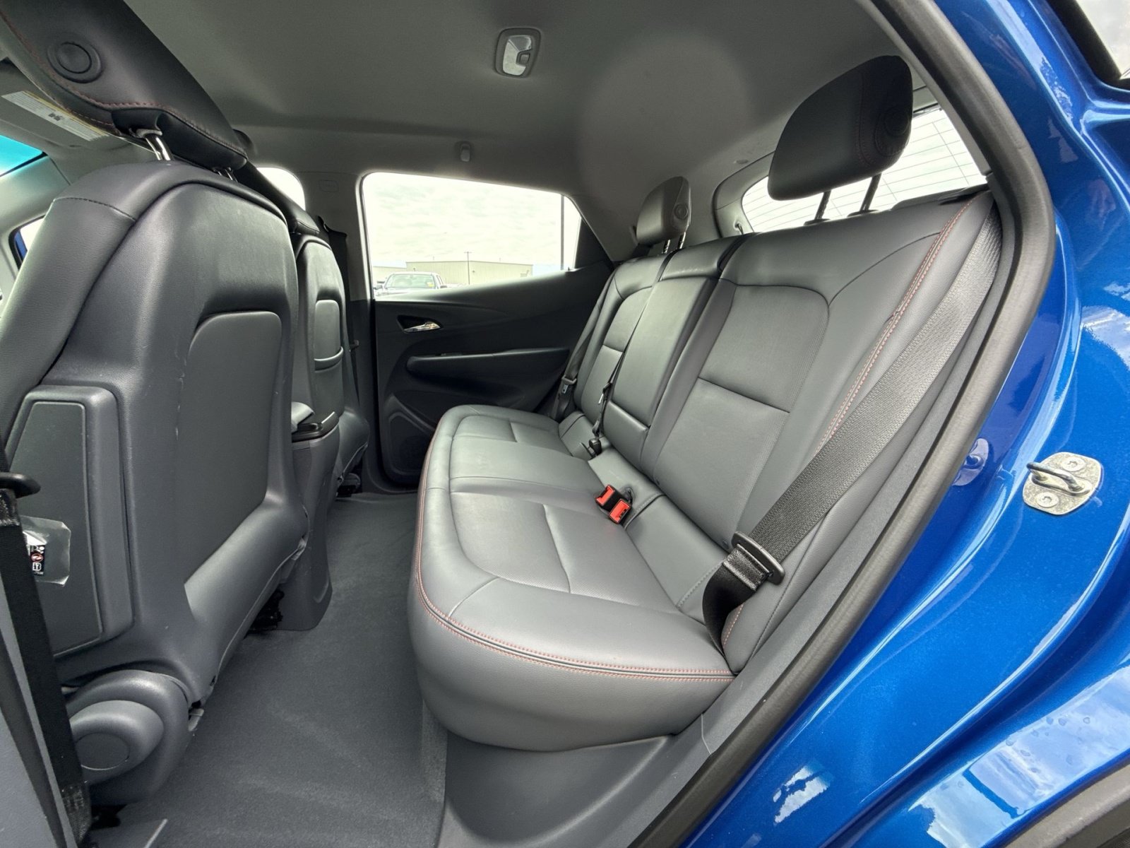 Used 2017 Chevrolet Bolt Premier FWD image 25