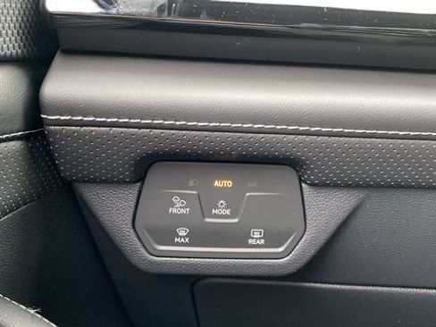 New 2026 Volkswagen Atlas Cross Sport SEL Premium R-Line image 16