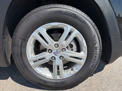 Used 2024 GMC Terrain SLE FWD image 20