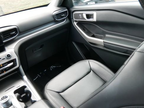 Certified 2023 Ford Explorer XLT AWD/4WD image 17