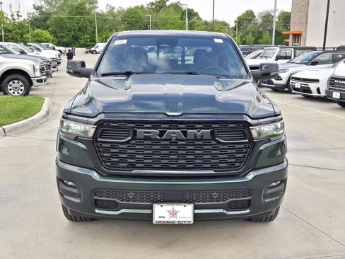 New 2026 RAM 1500 4x4 Crew Cab image 10