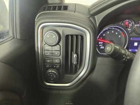 Used 2019 Chevrolet Silverado 1500 LTZ w/ LTZ Premium Package AWD/4WD image 30