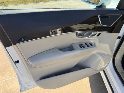 Used 2018 Volvo XC90 T5 Momentum w/ Momentum Plus Package image 14