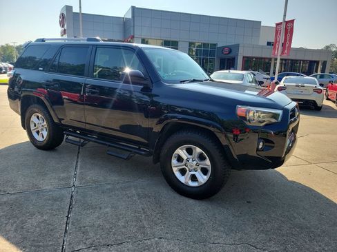 Used 2021 Toyota 4Runner SR5 RWD image 6